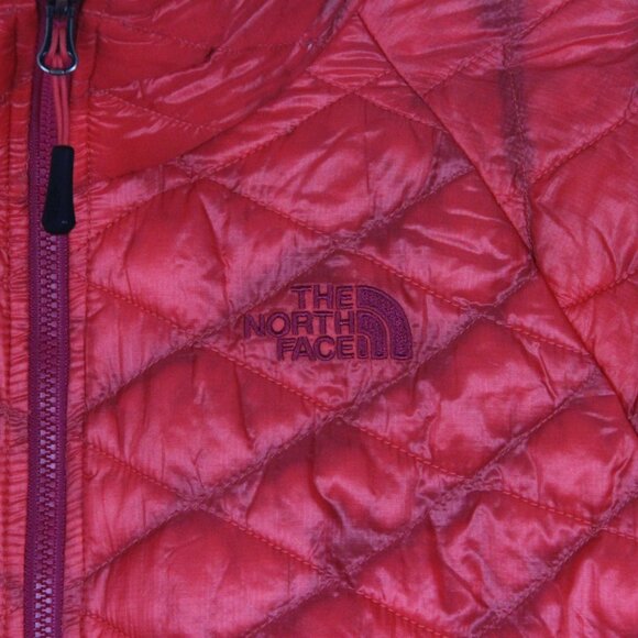The North Face, Jacket, Women's M, Red SOME STAINS & WEAR AND TEAR - Picture 2 of 6